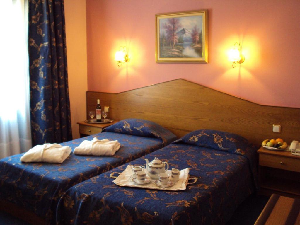 Astoria Hotel Traditional Komotiní Szoba fotó
