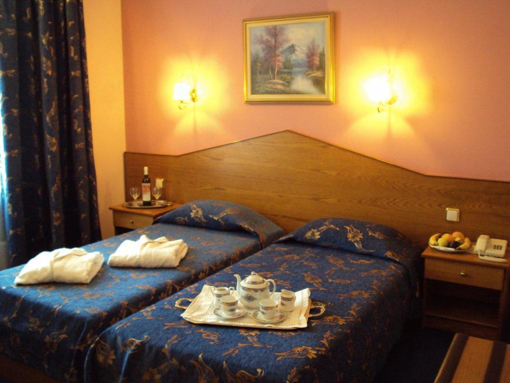 Astoria Hotel Traditional Komotiní Szoba fotó